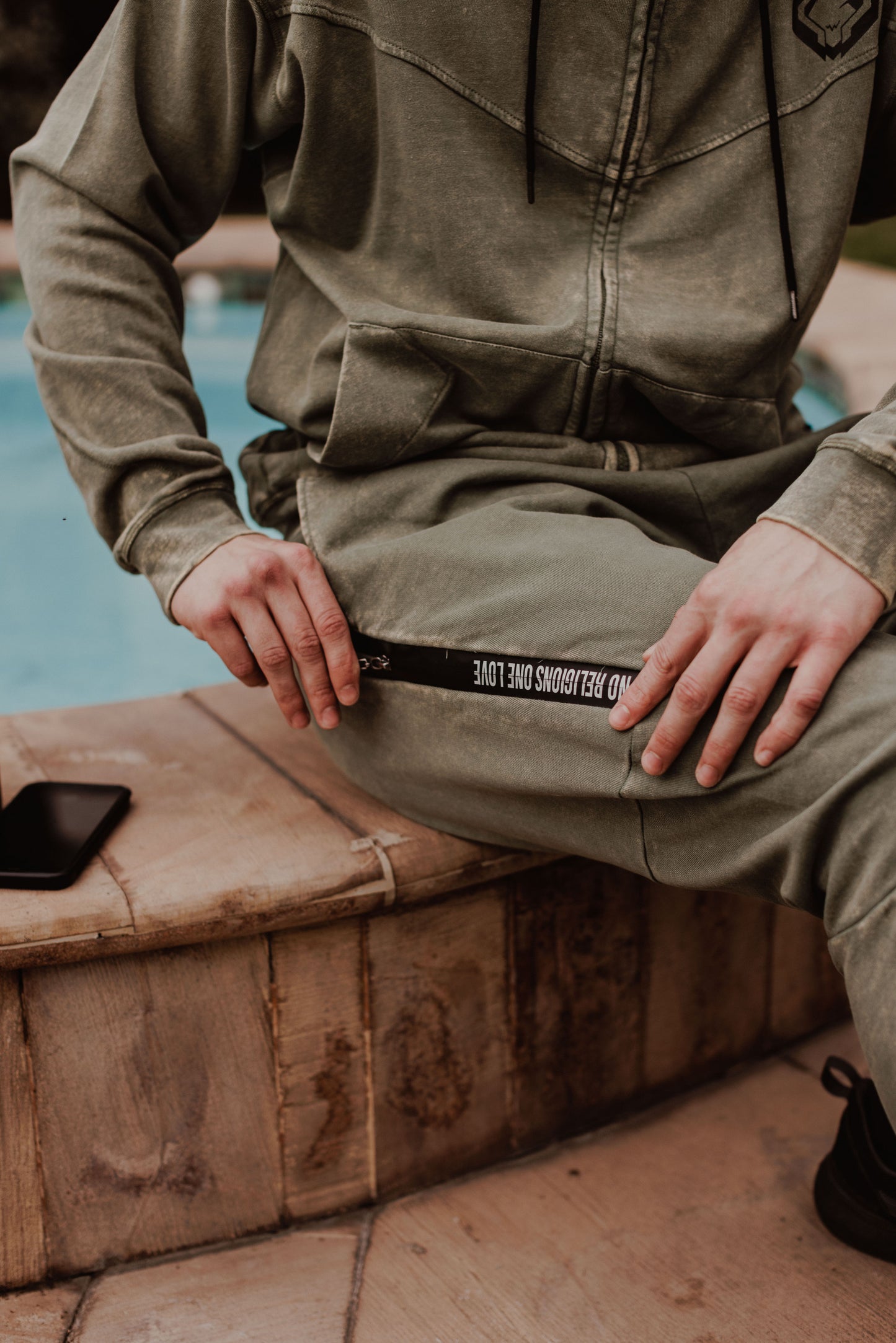 ALPHA JOGGER